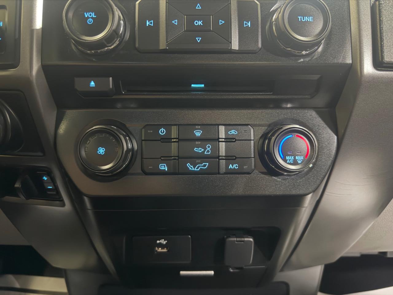 Ford F-150 4WD SuperCab 145" XLT 2016