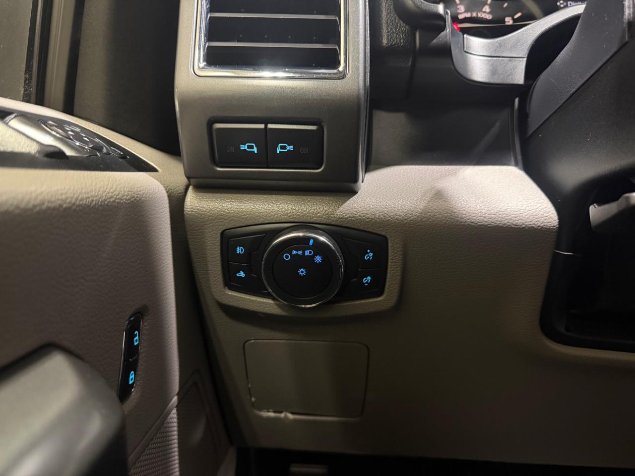 Ford F-150 4WD SuperCab 145" XLT 2016