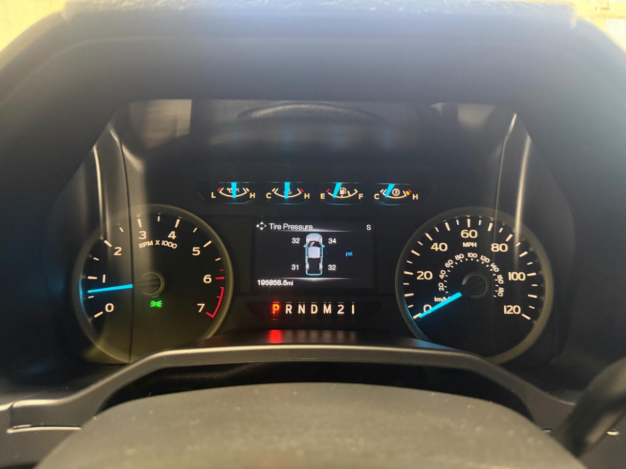 Ford F-150 4WD SuperCab 145" XLT 2016