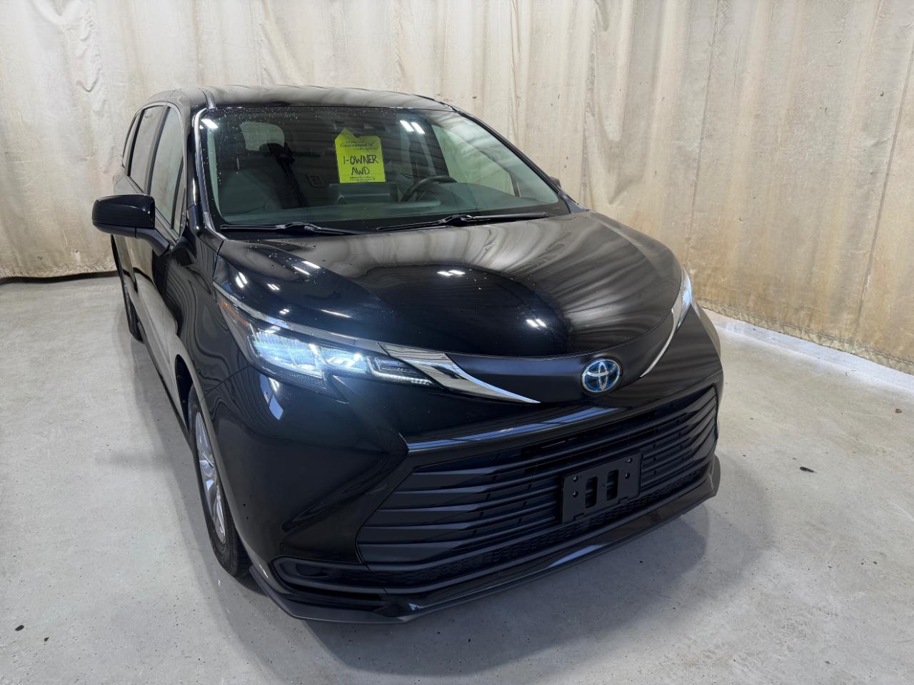 Toyota Sienna LE AWD 8-Passenger (Natl) 2023