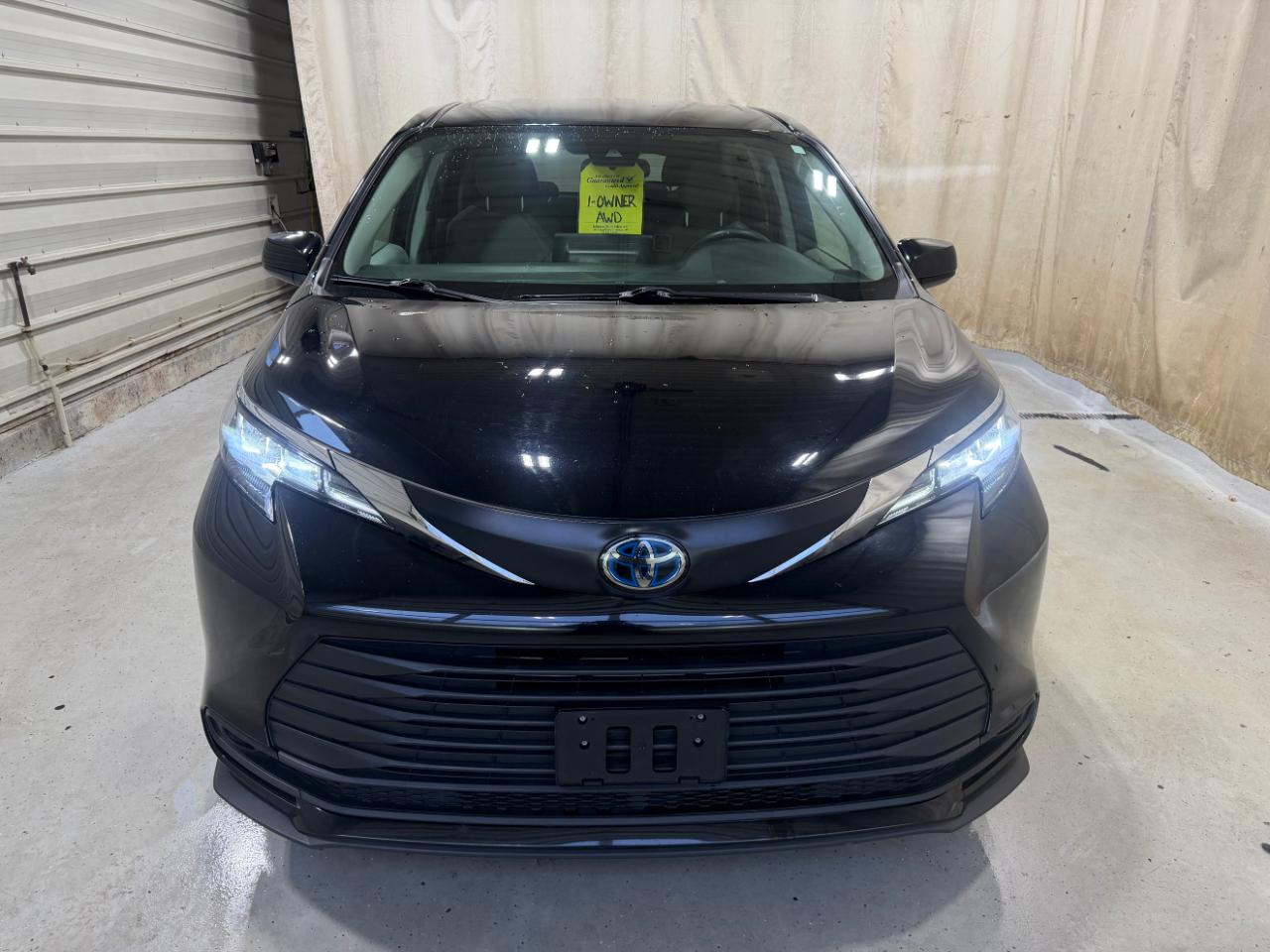 Toyota Sienna LE AWD 8-Passenger (Natl) 2023