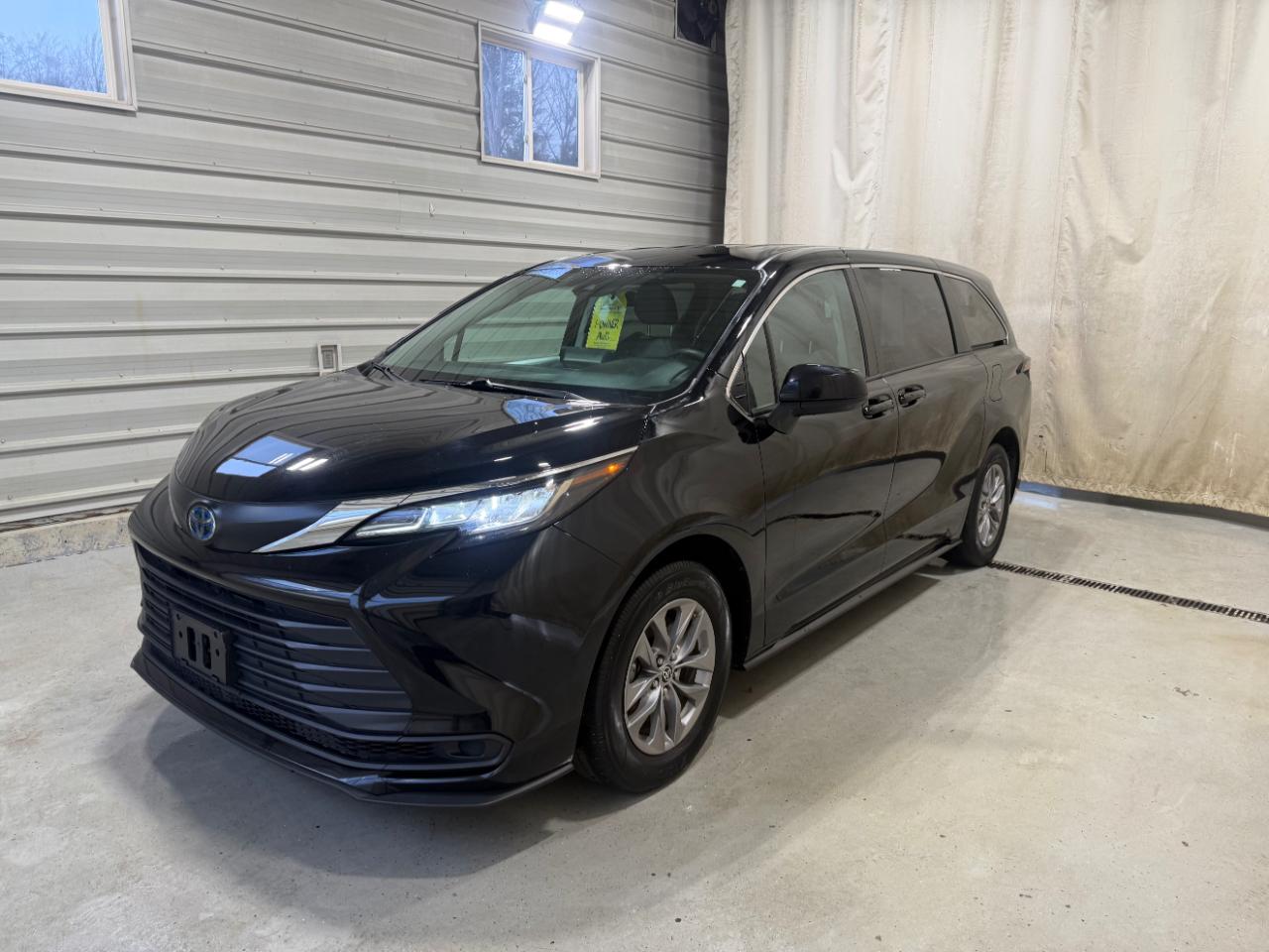 Toyota Sienna LE AWD 8-Passenger (Natl) 2023