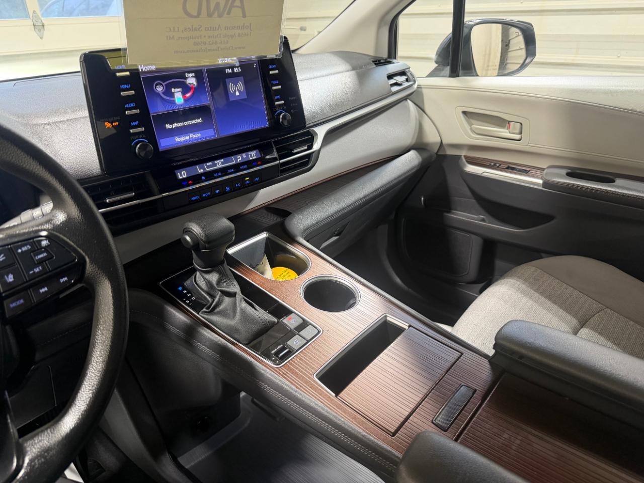 Toyota Sienna LE AWD 8-Passenger (Natl) 2023