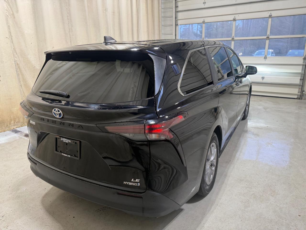 Toyota Sienna LE AWD 8-Passenger (Natl) 2023
