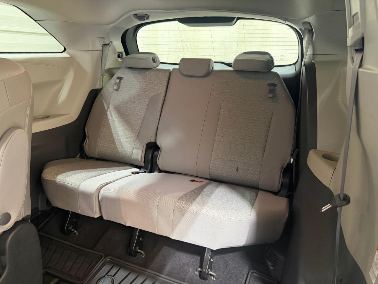 Toyota Sienna LE AWD 8-Passenger (Natl) 2023
