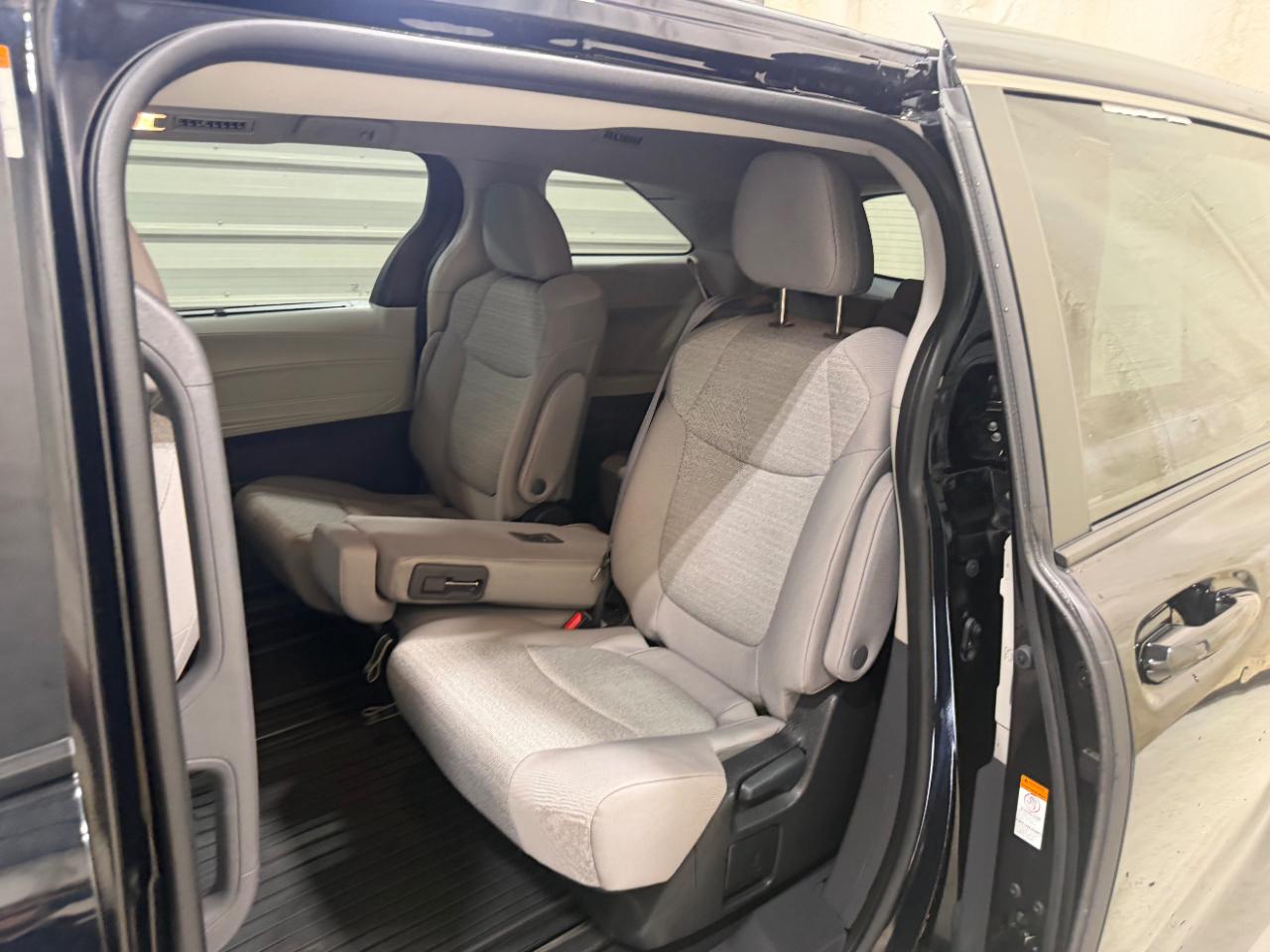 Toyota Sienna LE AWD 8-Passenger (Natl) 2023