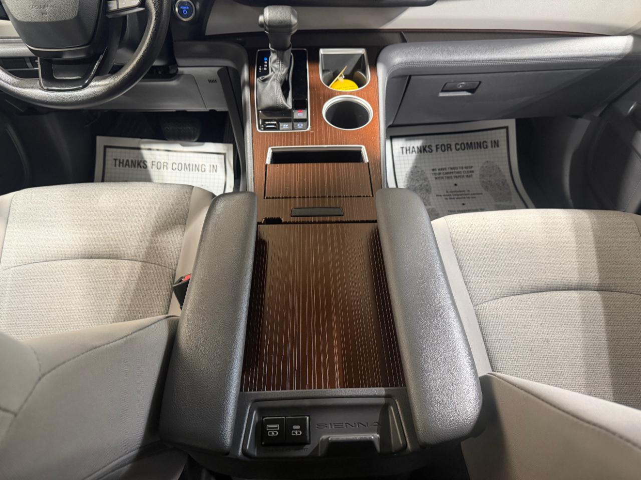 Toyota Sienna LE AWD 8-Passenger (Natl) 2023