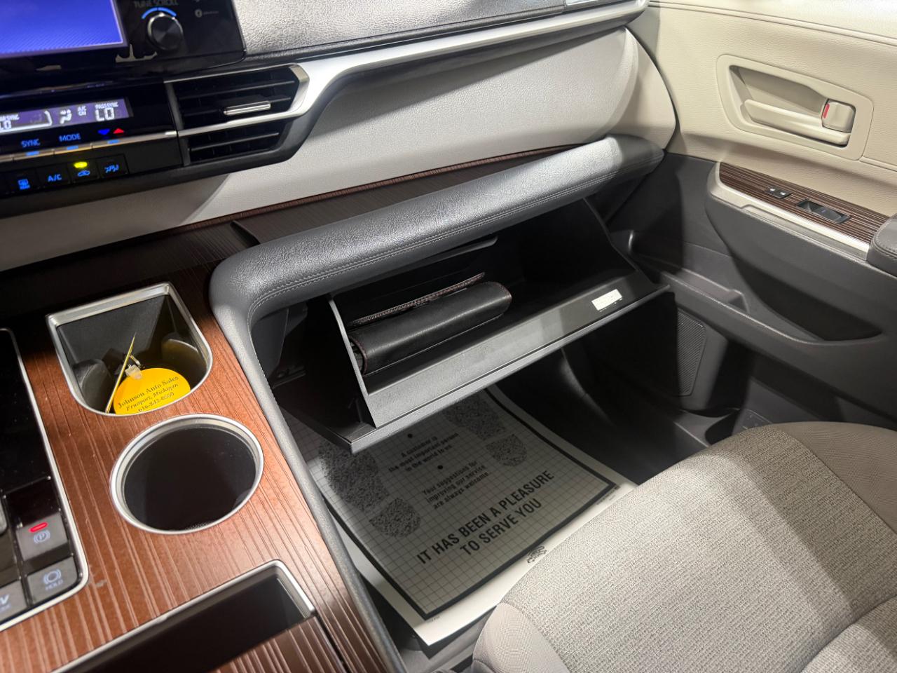 Toyota Sienna LE AWD 8-Passenger (Natl) 2023