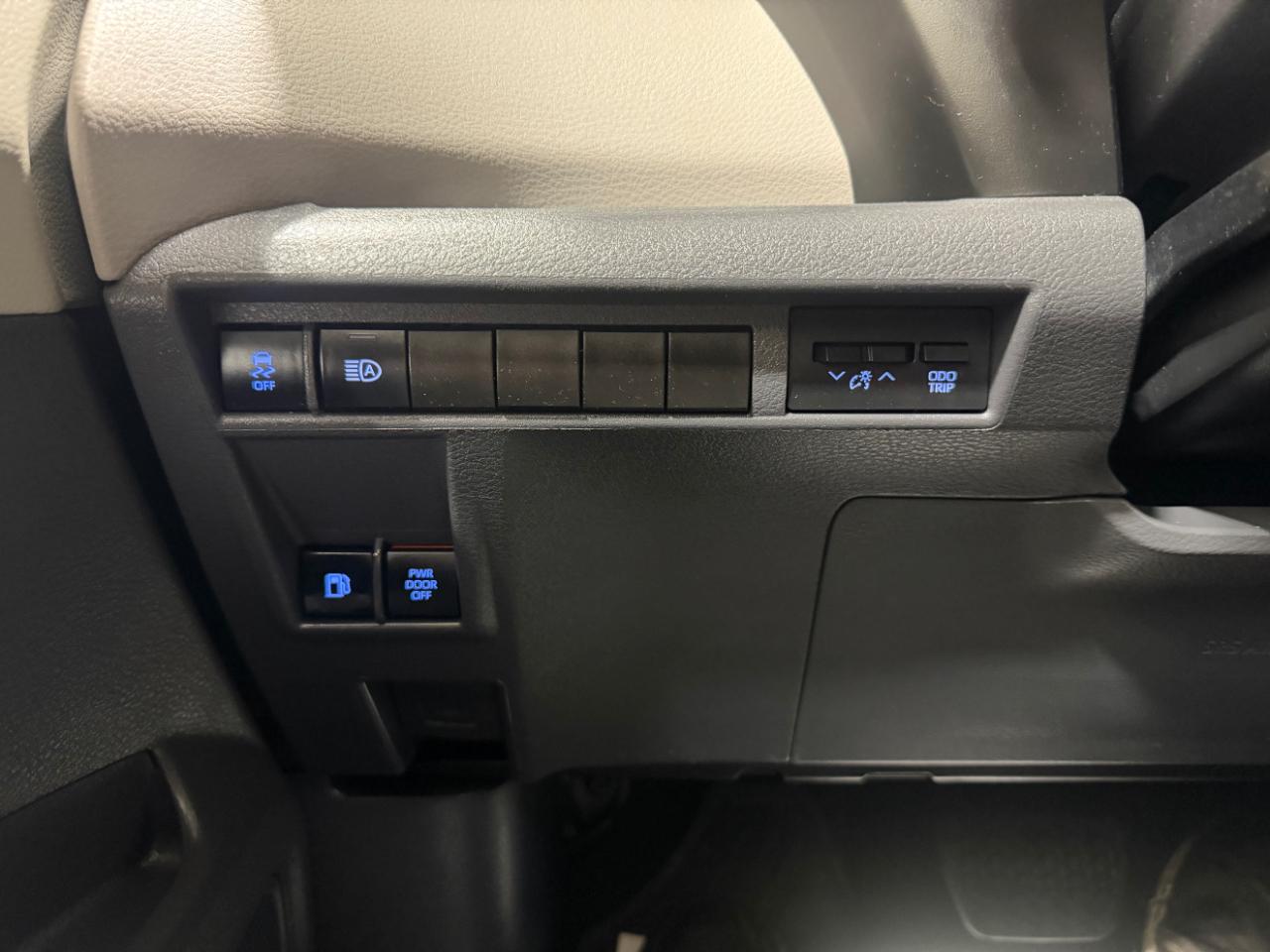 Toyota Sienna LE AWD 8-Passenger (Natl) 2023