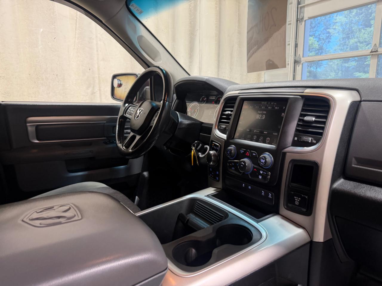 RAM 1500 4WD Crew Cab 140.5" Big Horn 2016