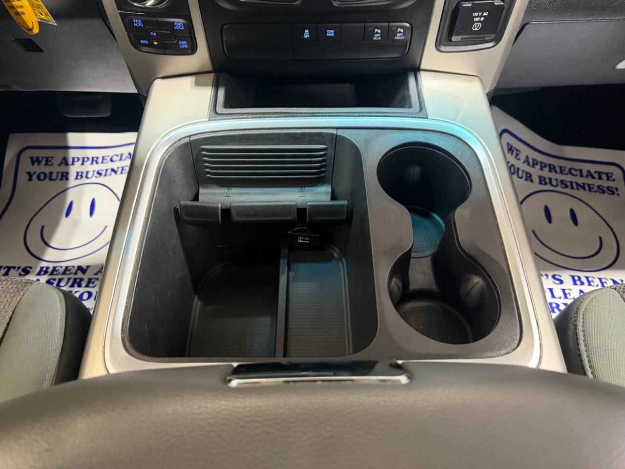 RAM 1500 4WD Crew Cab 140.5" Big Horn 2016