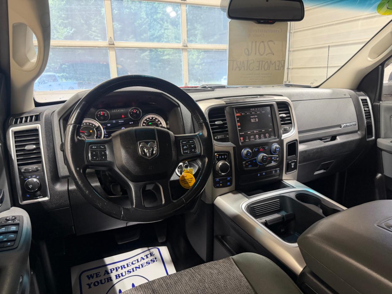 RAM 1500 4WD Crew Cab 140.5" Big Horn 2016