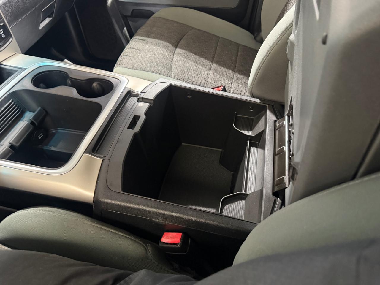 RAM 1500 4WD Crew Cab 140.5" Big Horn 2016