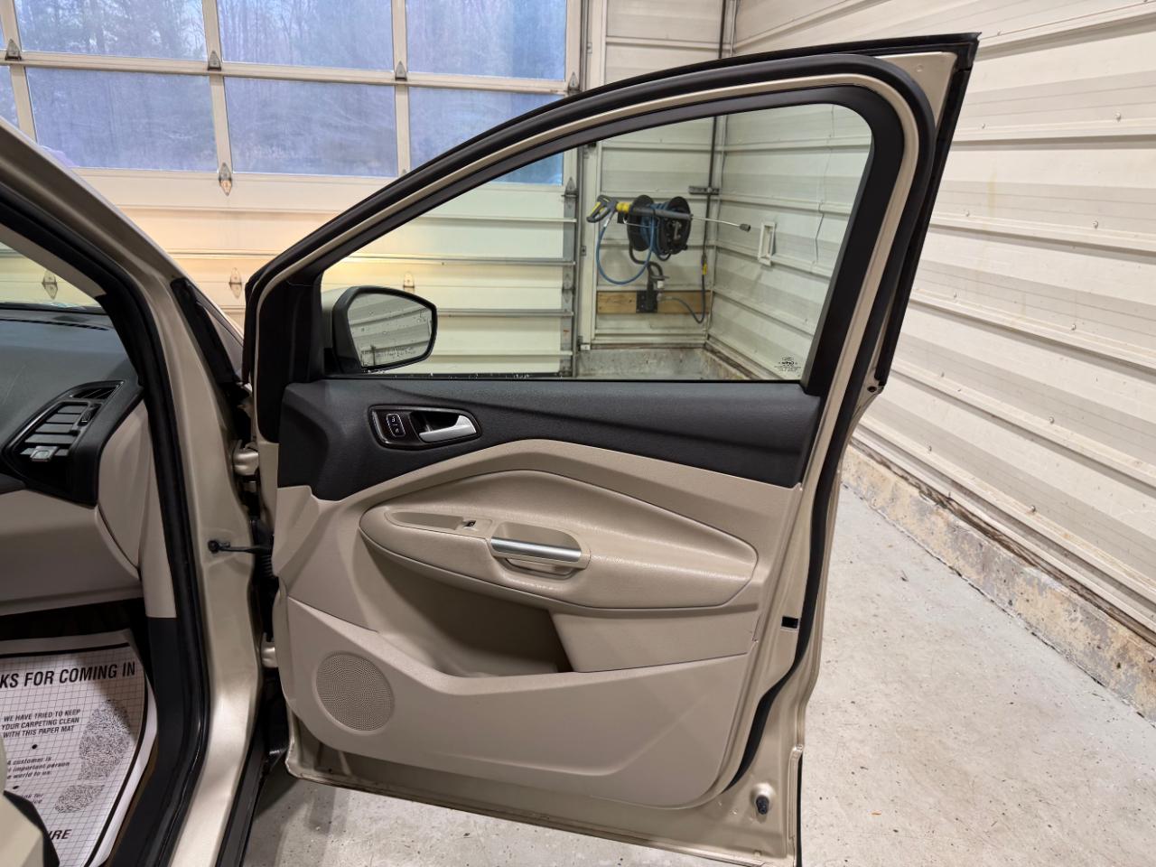 Ford Escape SE FWD 2017