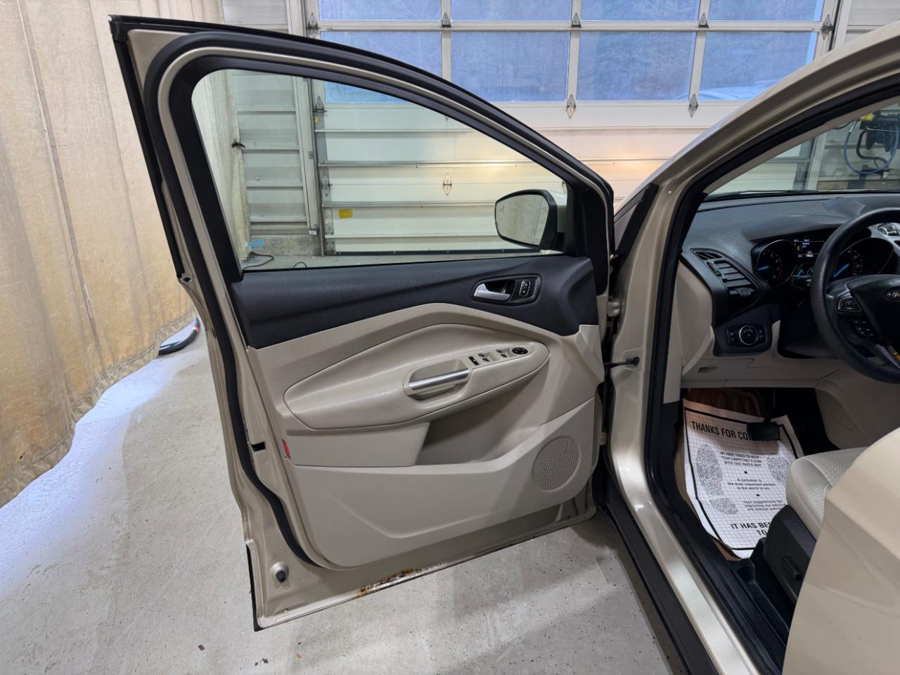Ford Escape SE FWD 2017