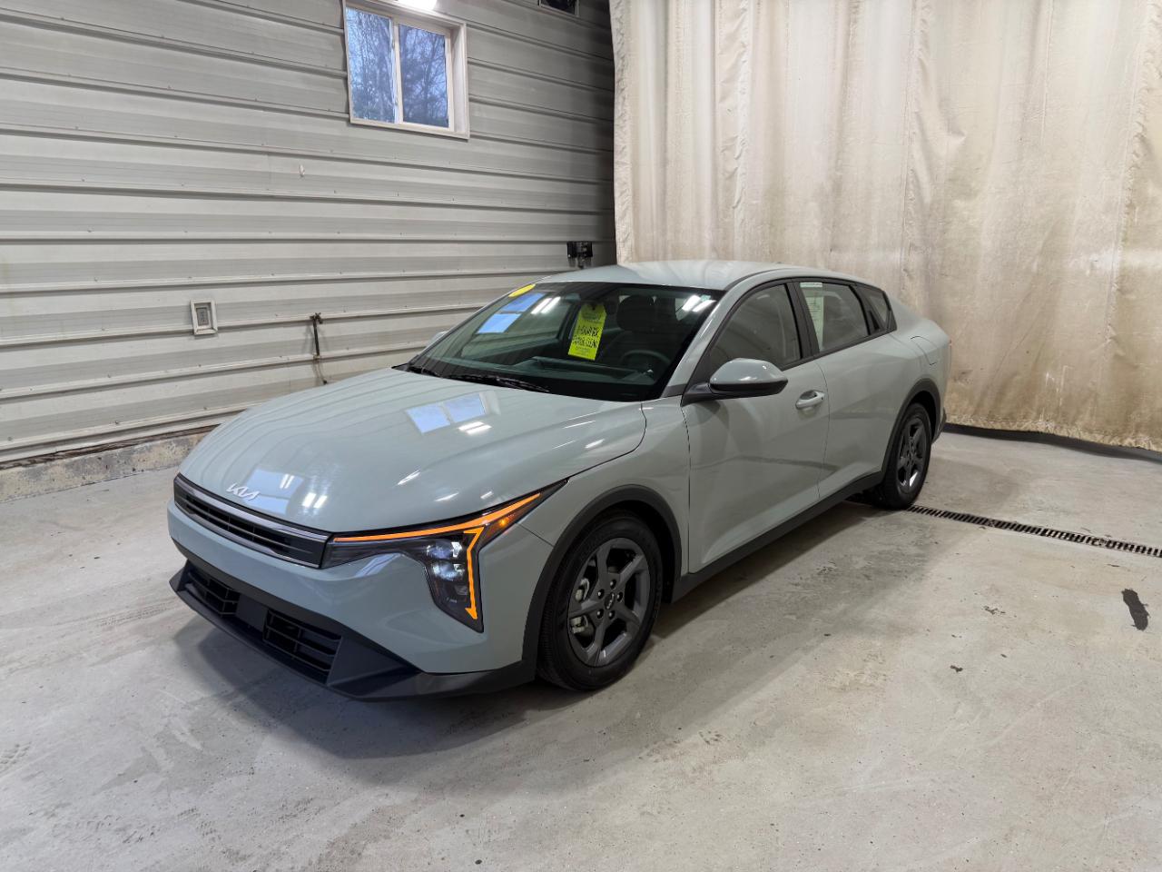 Kia K4 LXS FWD 2025