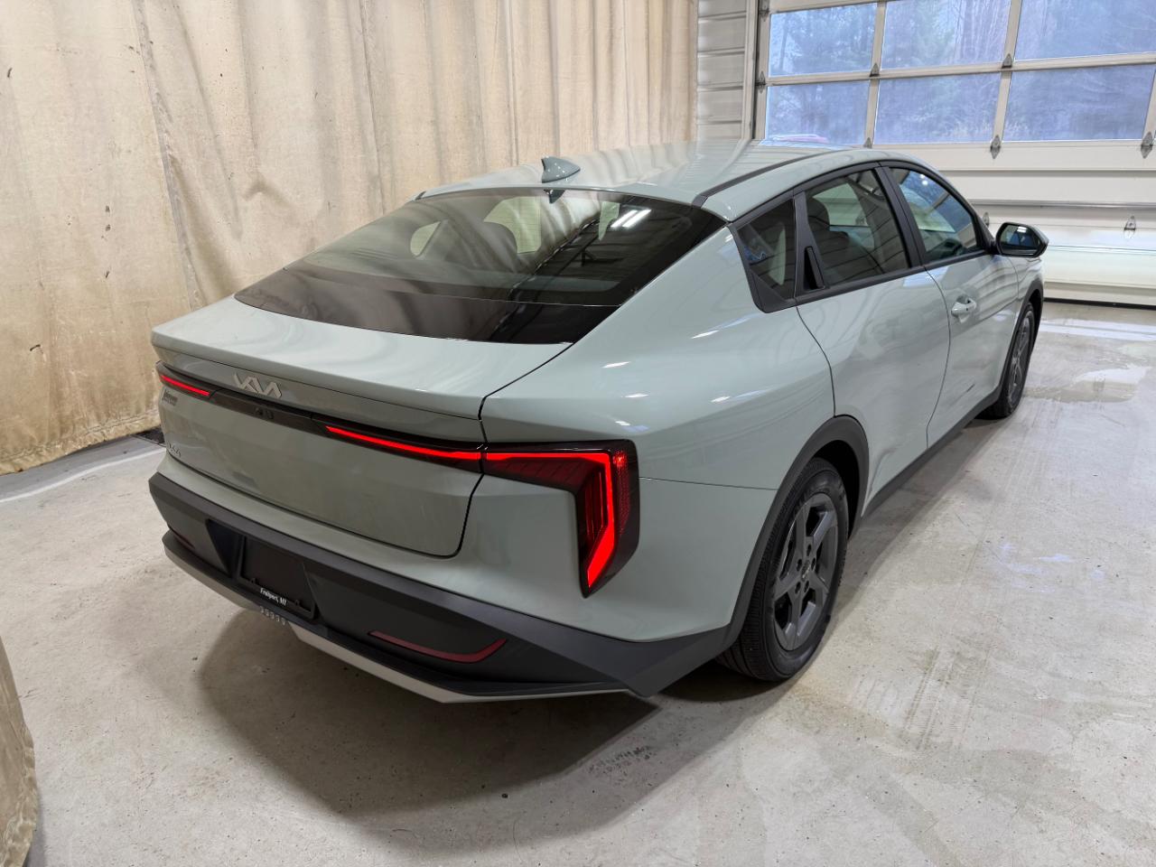 Kia K4 LXS FWD 2025