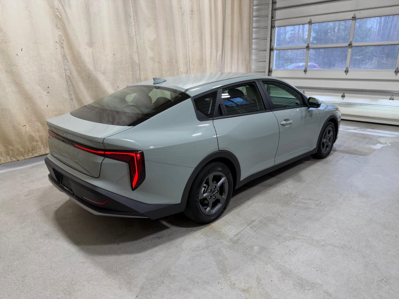 Kia K4 LXS FWD 2025