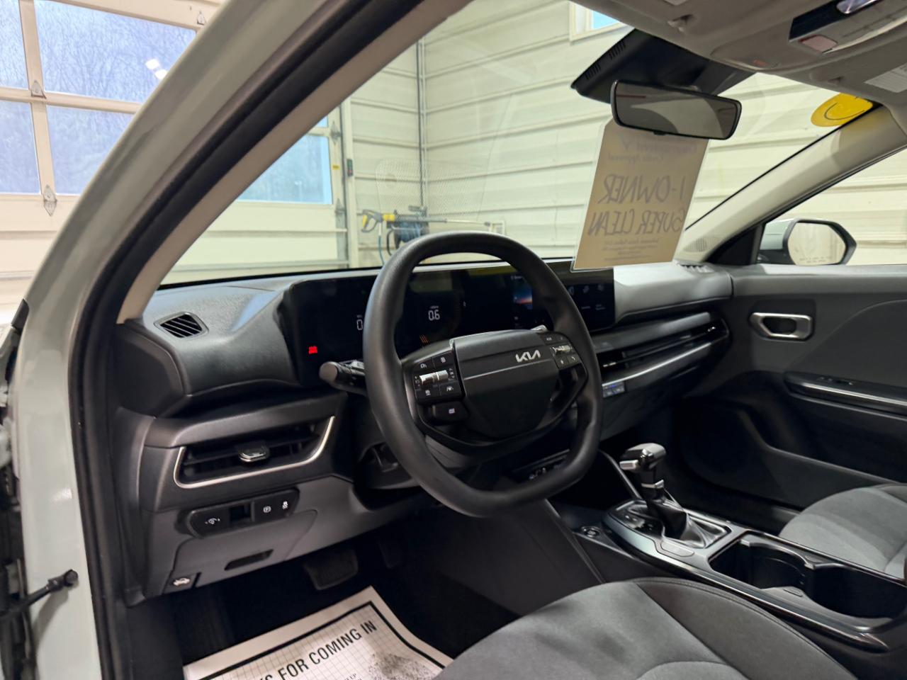Kia K4 LXS FWD 2025