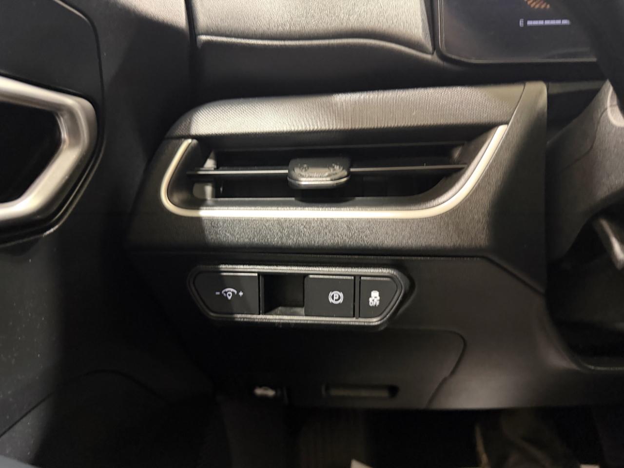 Kia K4 LXS FWD 2025