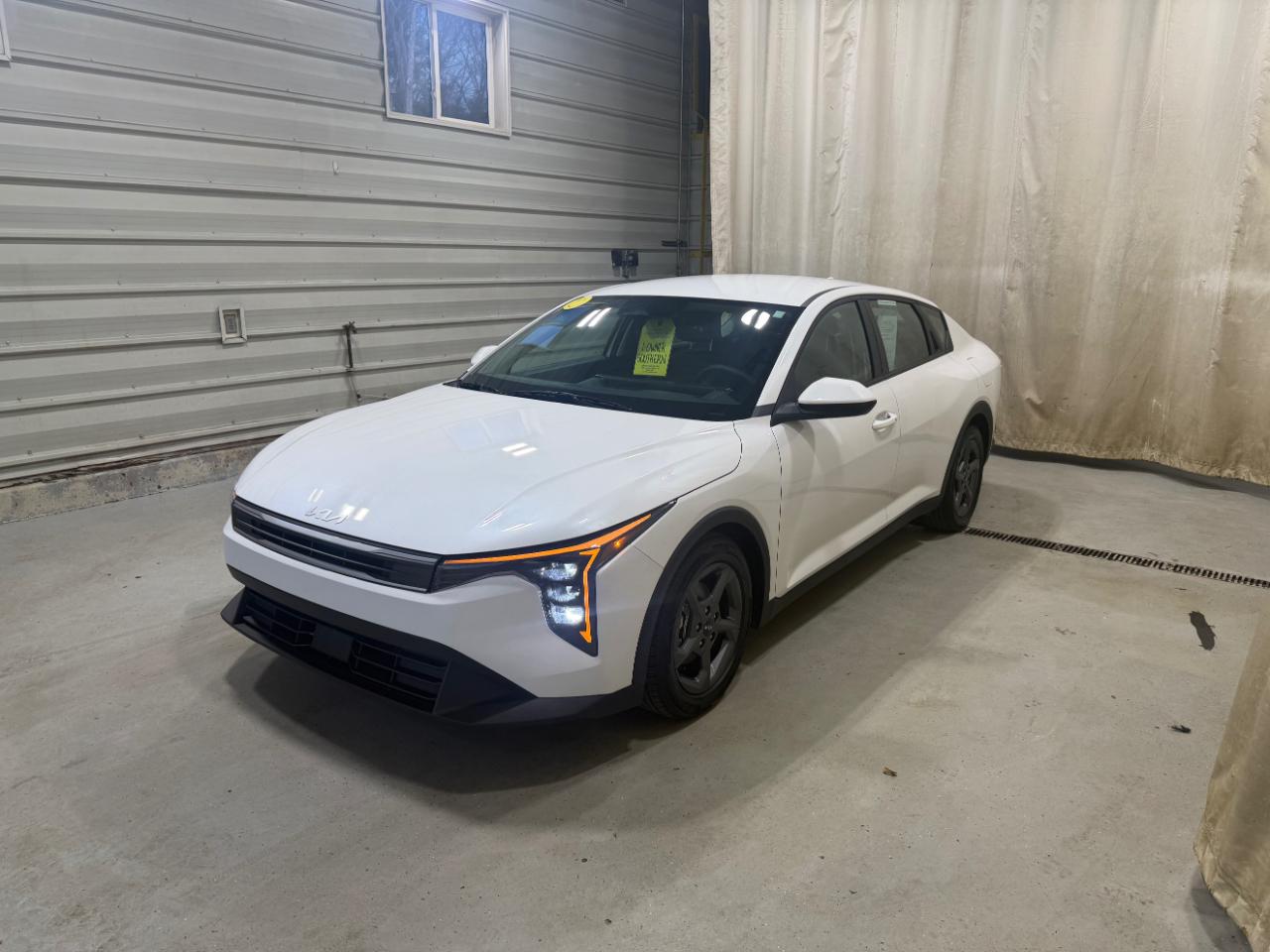 Kia K4 LXS FWD 2025