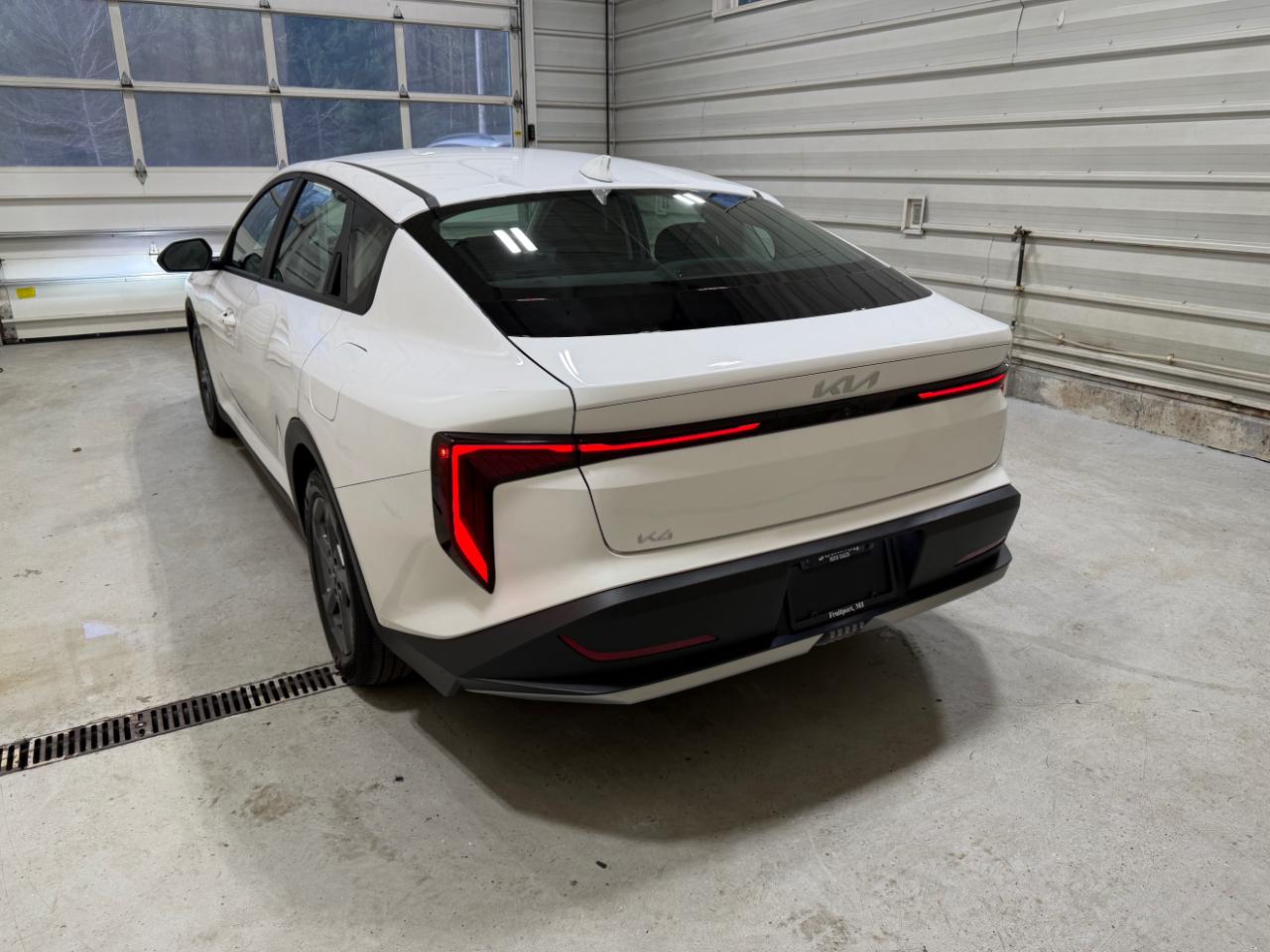 Kia K4 LXS FWD 2025