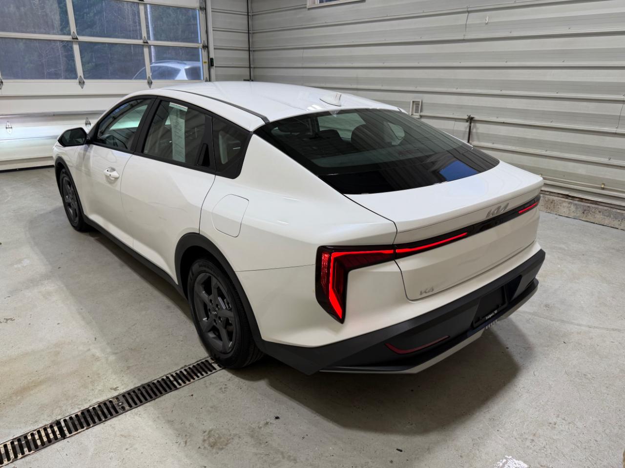 Kia K4 LXS FWD 2025