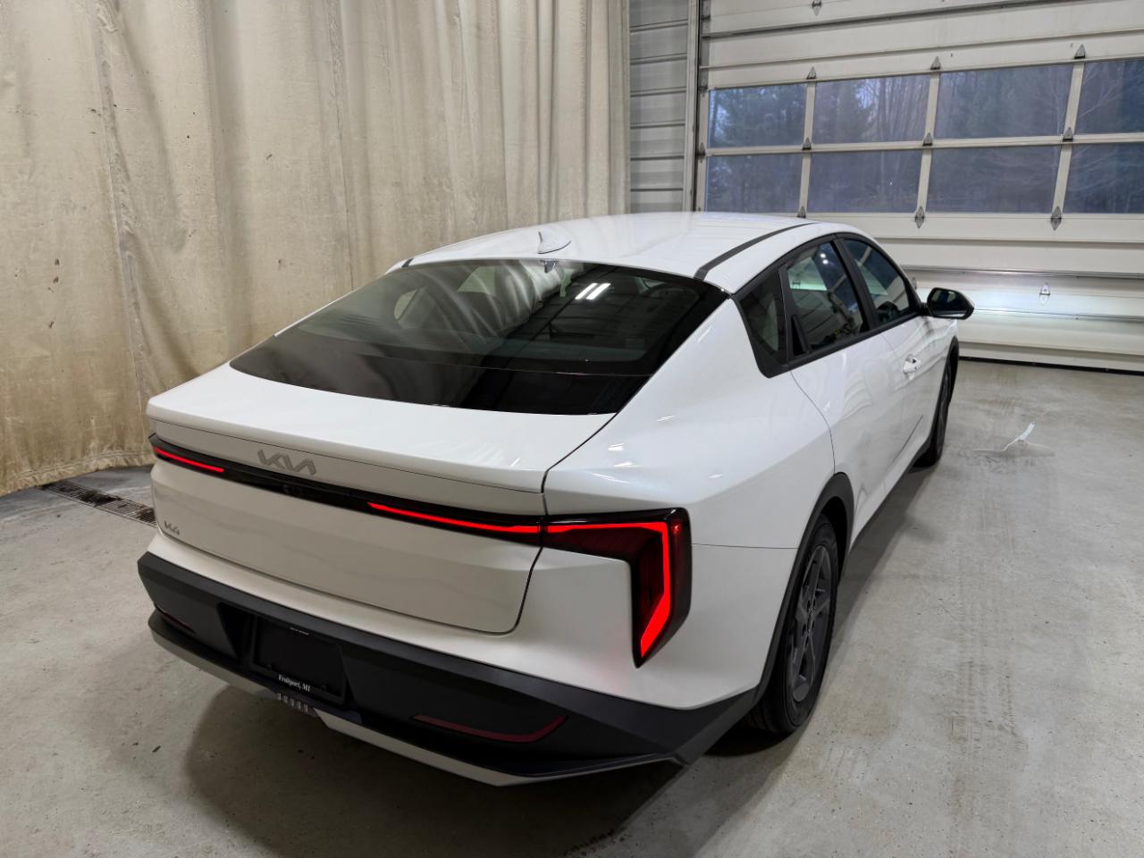 Kia K4 LXS FWD 2025