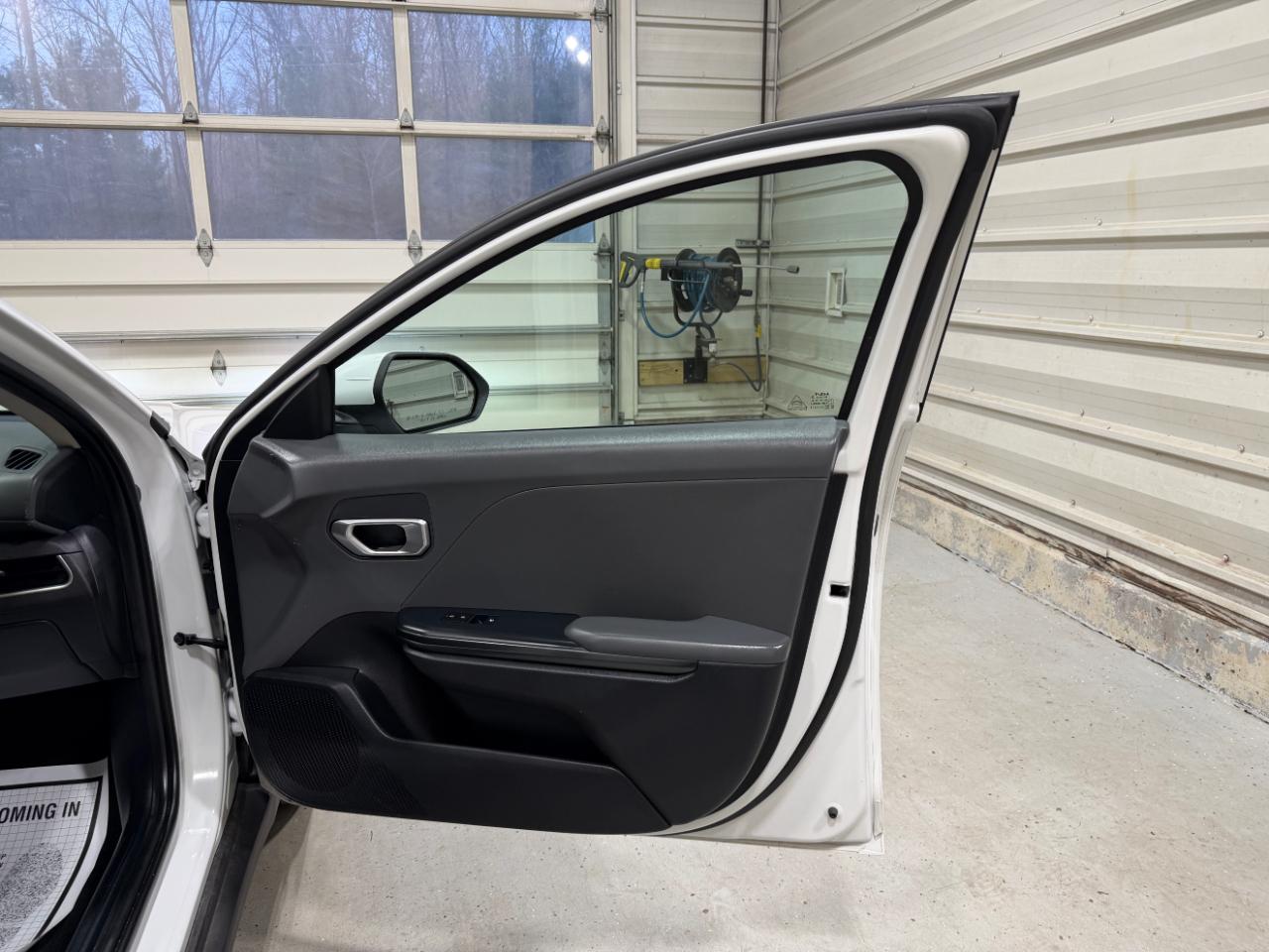 Kia K4 LXS FWD 2025
