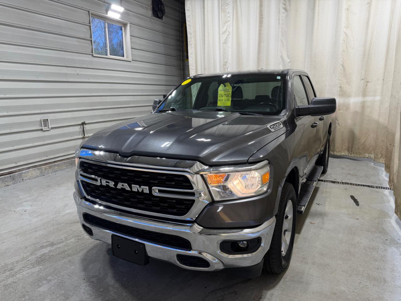 RAM 1500 Big Horn 4x4 Quad Cab 6'4" Box 2022