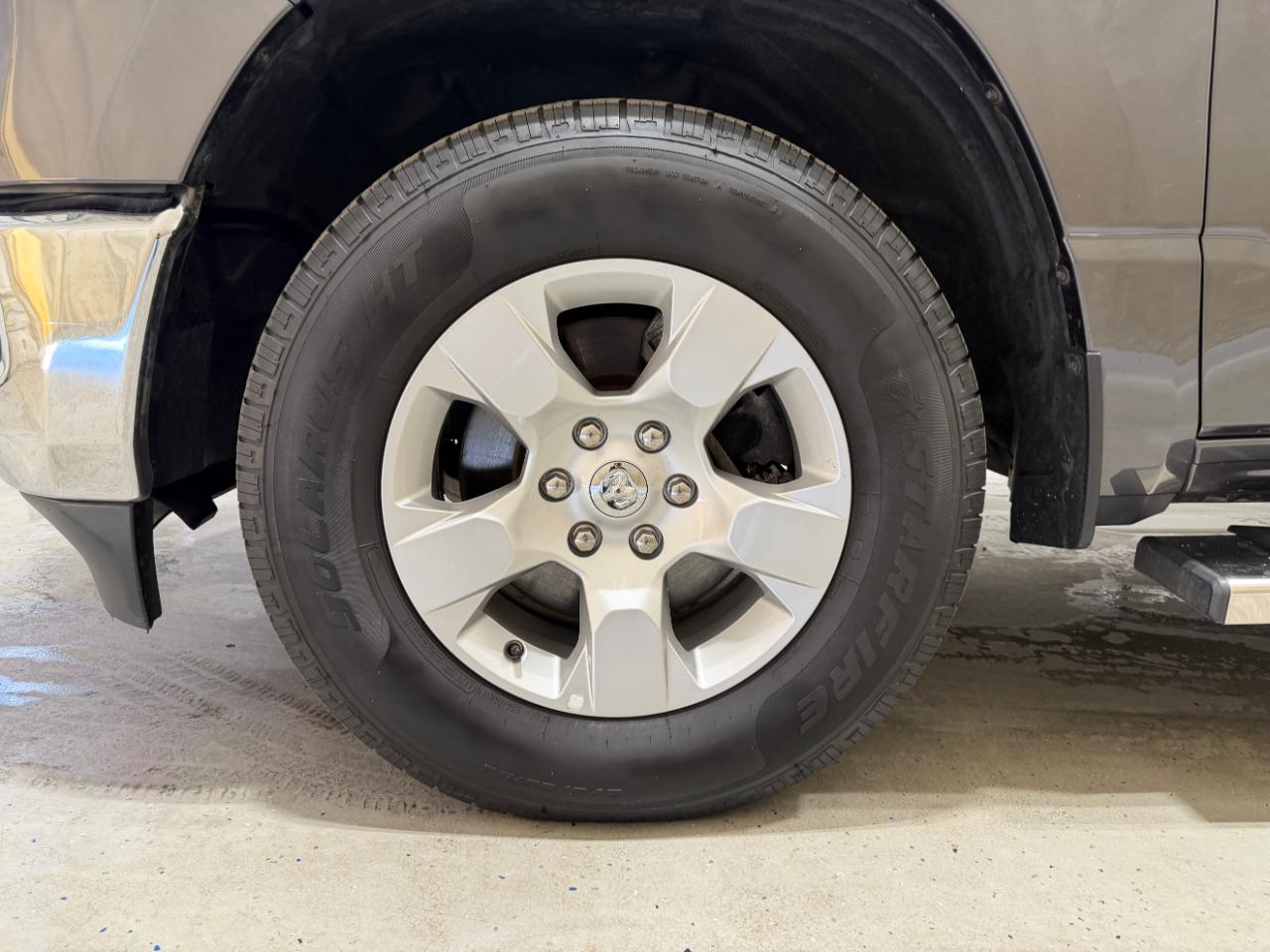 RAM 1500 Big Horn 4x4 Quad Cab 6'4" Box 2022