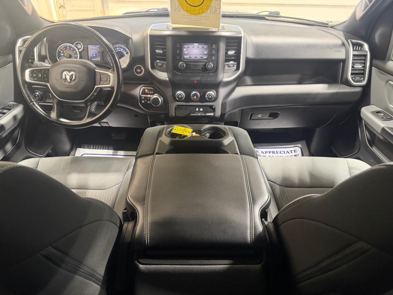 RAM 1500 Big Horn 4x4 Quad Cab 6'4" Box 2022