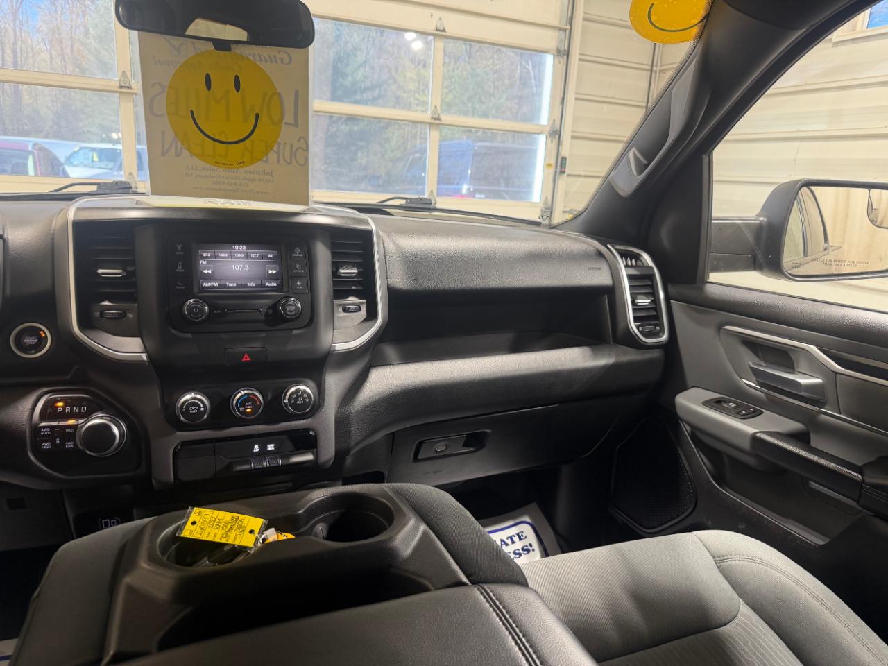 RAM 1500 Big Horn 4x4 Quad Cab 6'4" Box 2022