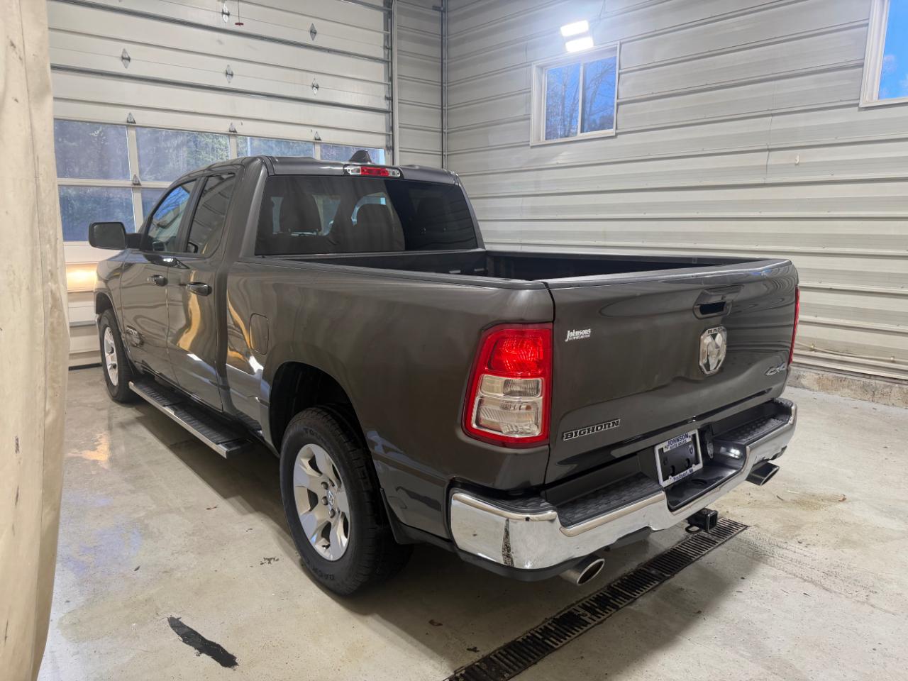 RAM 1500 Big Horn 4x4 Quad Cab 6'4" Box 2022