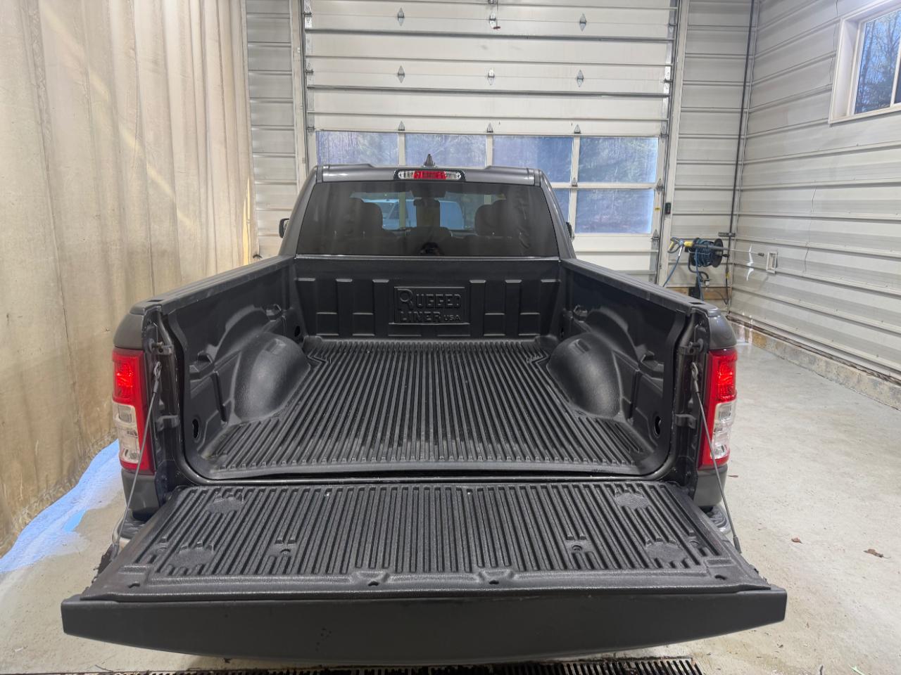 RAM 1500 Big Horn 4x4 Quad Cab 6'4" Box 2022