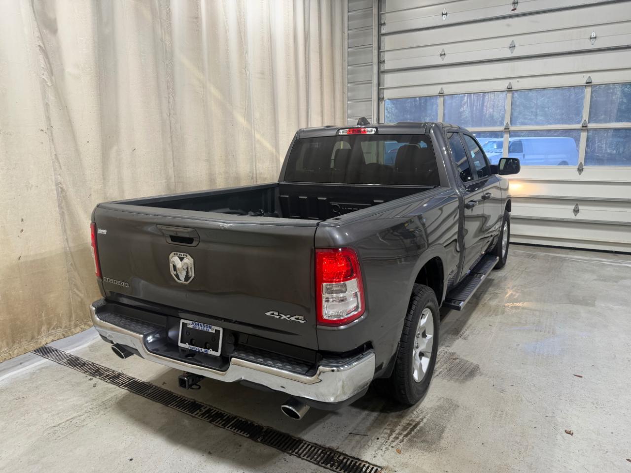 RAM 1500 Big Horn 4x4 Quad Cab 6'4" Box 2022