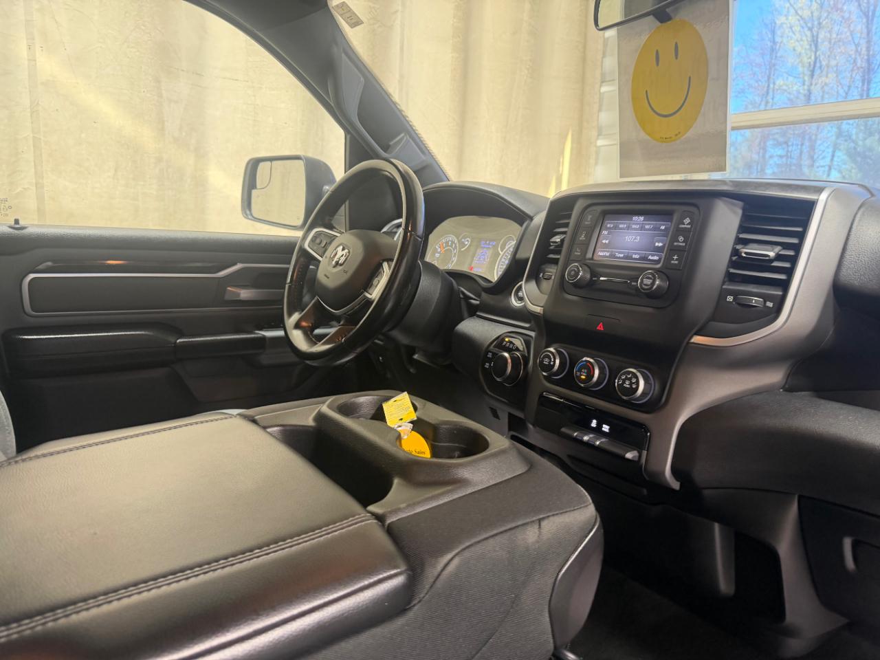 RAM 1500 Big Horn 4x4 Quad Cab 6'4" Box 2022