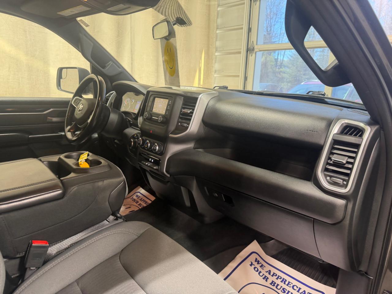 RAM 1500 Big Horn 4x4 Quad Cab 6'4" Box 2022