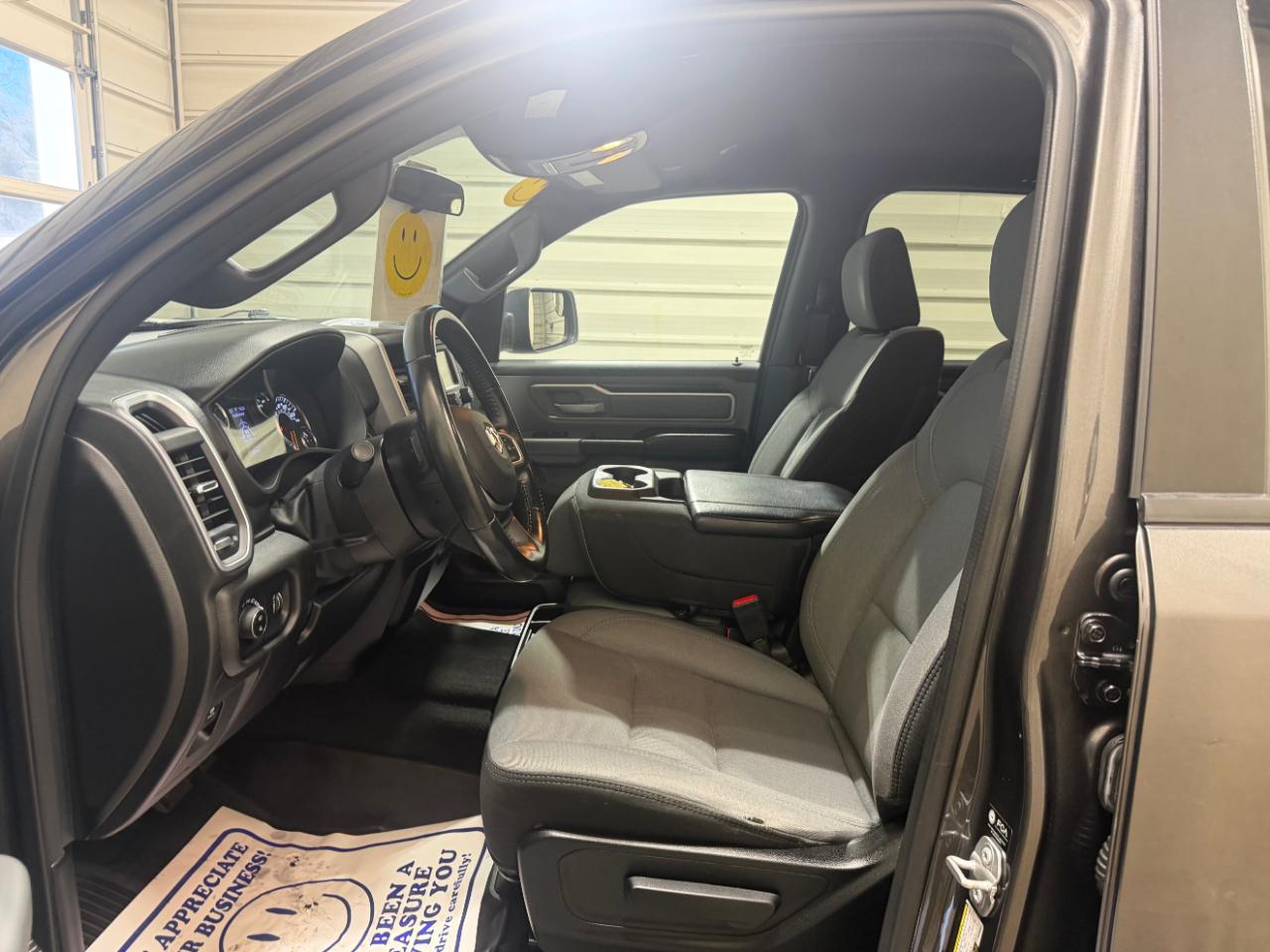 RAM 1500 Big Horn 4x4 Quad Cab 6'4" Box 2022