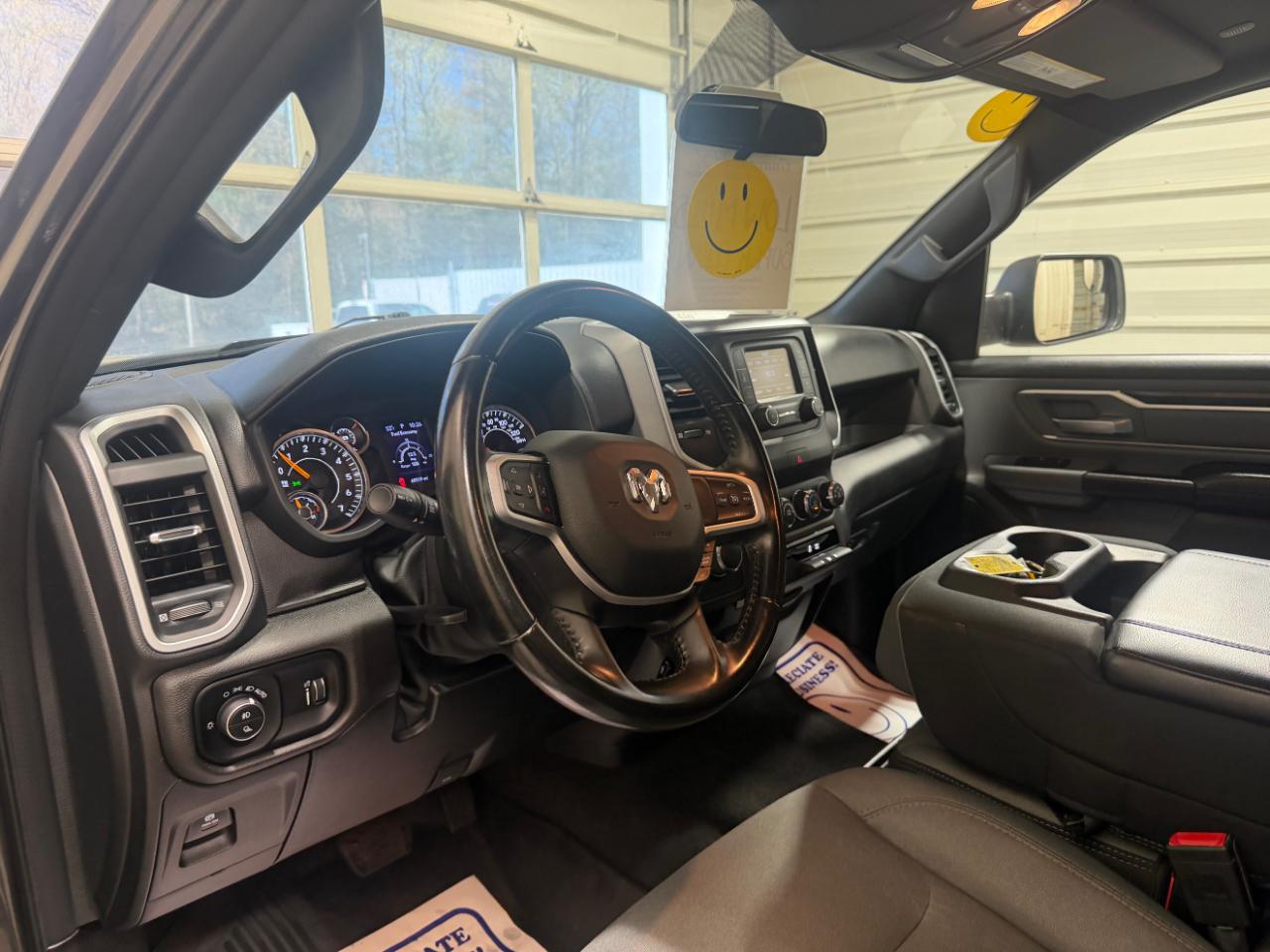 RAM 1500 Big Horn 4x4 Quad Cab 6'4" Box 2022