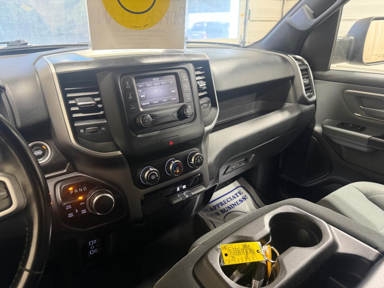 RAM 1500 Big Horn 4x4 Quad Cab 6'4" Box 2022