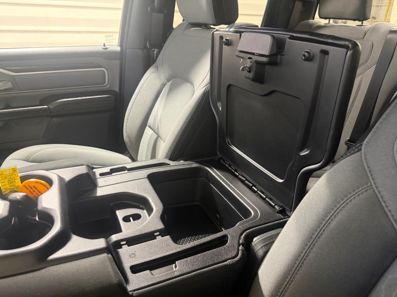 RAM 1500 Big Horn 4x4 Quad Cab 6'4" Box 2022