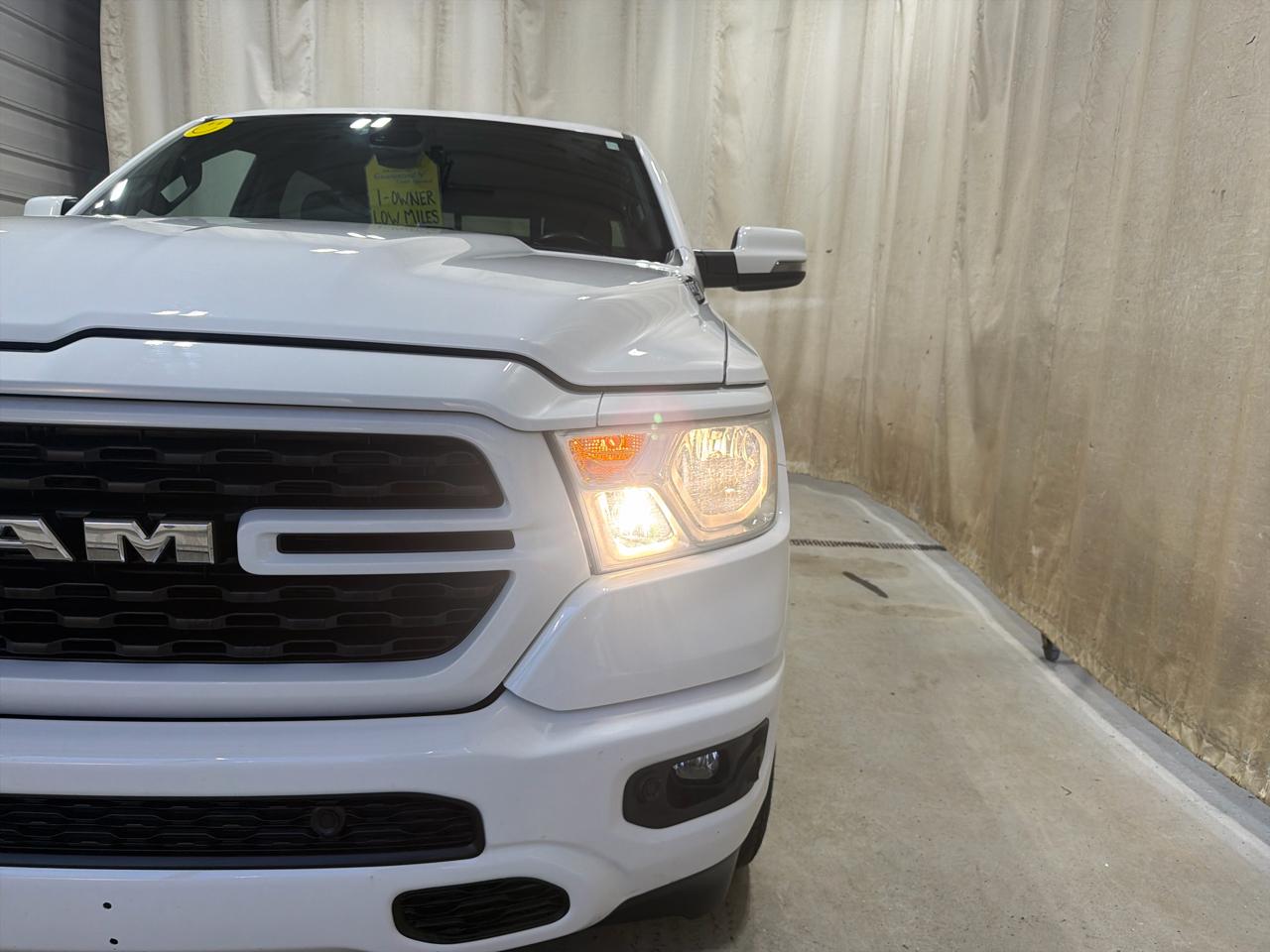 RAM 1500 Big Horn 4x4 Crew Cab 5'7" Box 2023