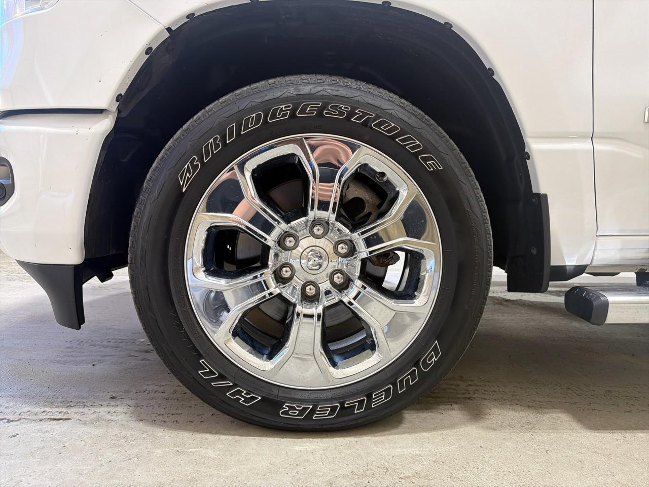 RAM 1500 Big Horn 4x4 Crew Cab 5'7" Box 2023