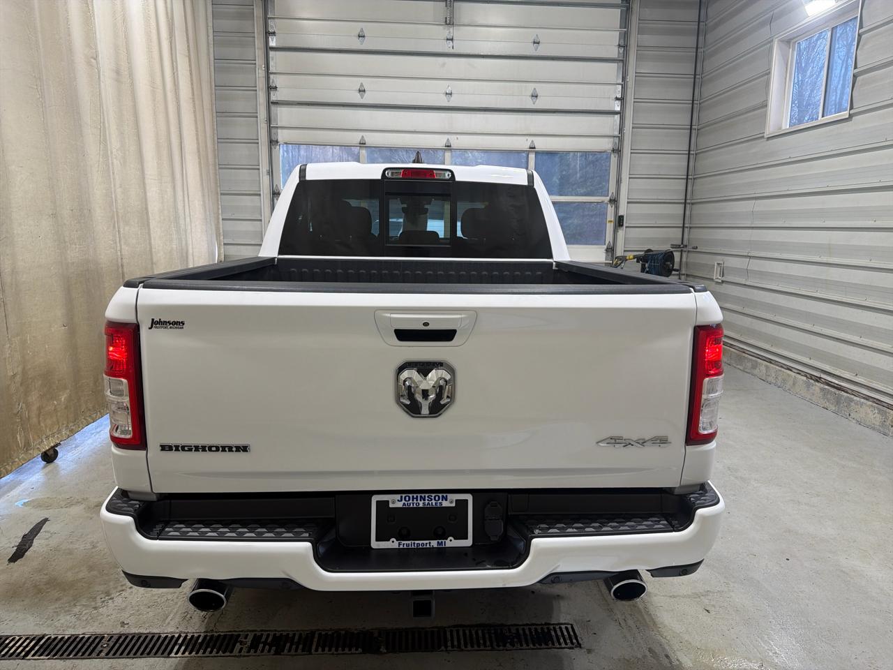 RAM 1500 Big Horn 4x4 Crew Cab 5'7" Box 2023