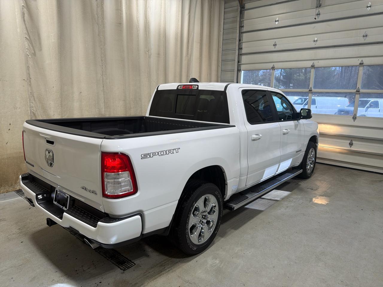 RAM 1500 Big Horn 4x4 Crew Cab 5'7" Box 2023