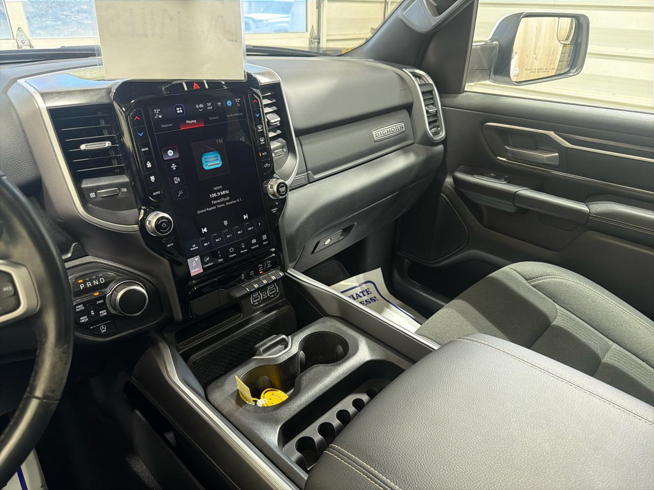 RAM 1500 Big Horn 4x4 Crew Cab 5'7" Box 2023
