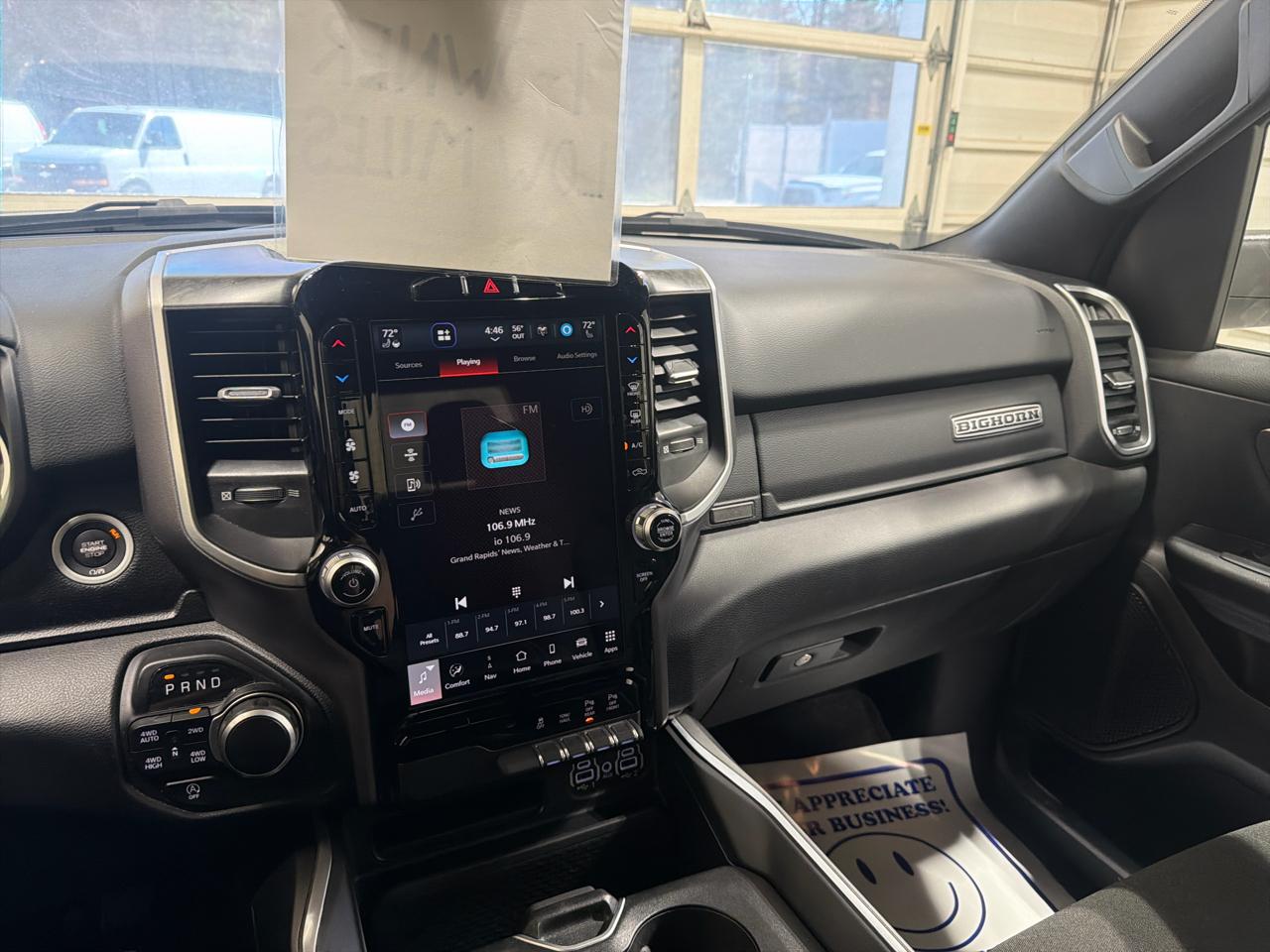 RAM 1500 Big Horn 4x4 Crew Cab 5'7" Box 2023