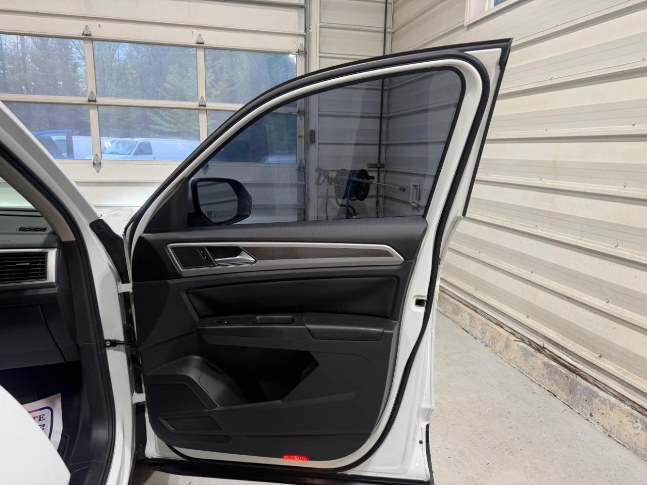 Volkswagen Atlas 3.6L V6 SE w/Technology FWD 2019