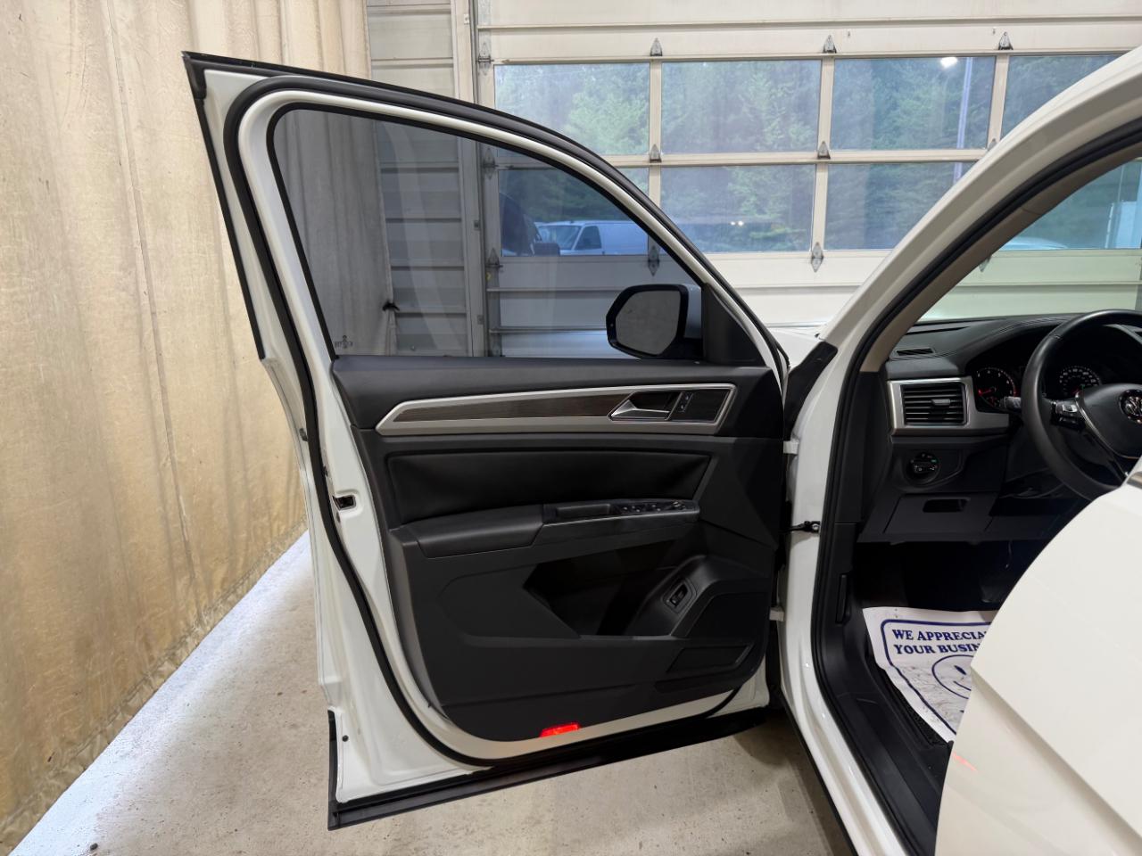 Volkswagen Atlas 3.6L V6 SE w/Technology FWD 2019